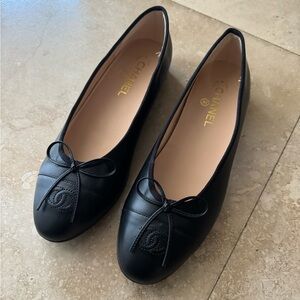 Chanel sandals brand new.